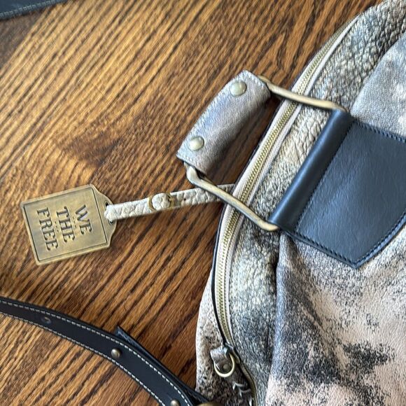 We The Free Ash Leather Weekender Bag - Picture 7 of 9